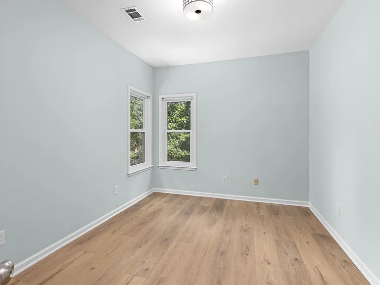 380 Belmont Chase Ct — Photo 32