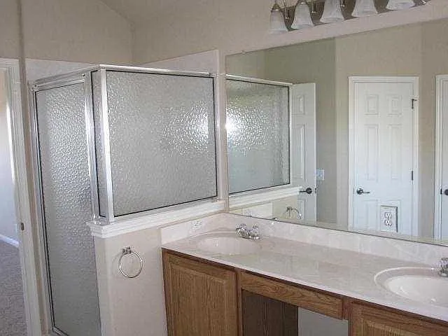 728 Abbeyglen Castle Dr — Photo 7