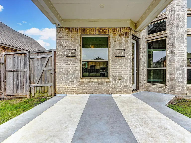 32630 Turning Springs Dr — Photo 30