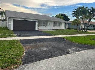 9351 Gettysburg Rd, Boca Raton, FL 33434