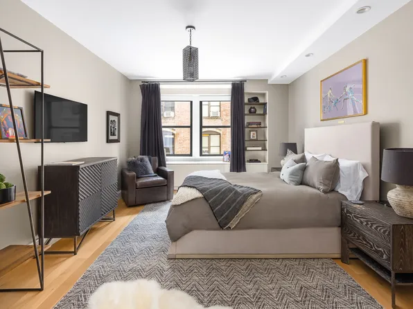 110 Central Park South image 32 of 48