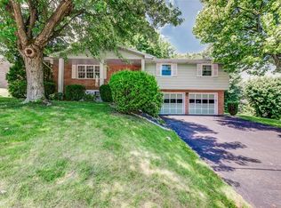 9 Waverly Dr, Greensburg, PA 15601