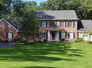 1821 Highgrove Dr SE, Ada, MI 49301