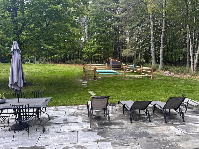 12 Downer Ln — Photo 9
