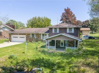 1424 Oak St, Dover, OH 44622