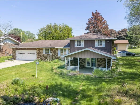 1424 Oak St, Dover, OH 44622