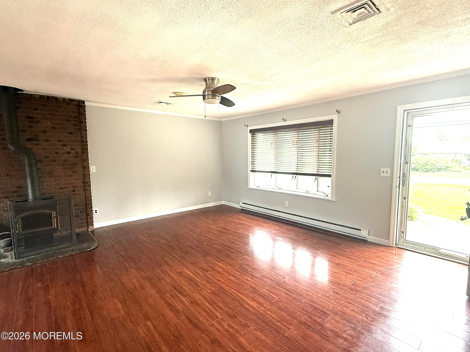 3 bed, 1269 sqft, $3,000 — Photo 3