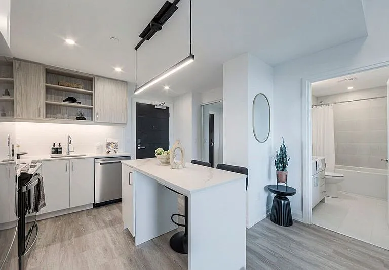 291 Queens Ave — Photo 16