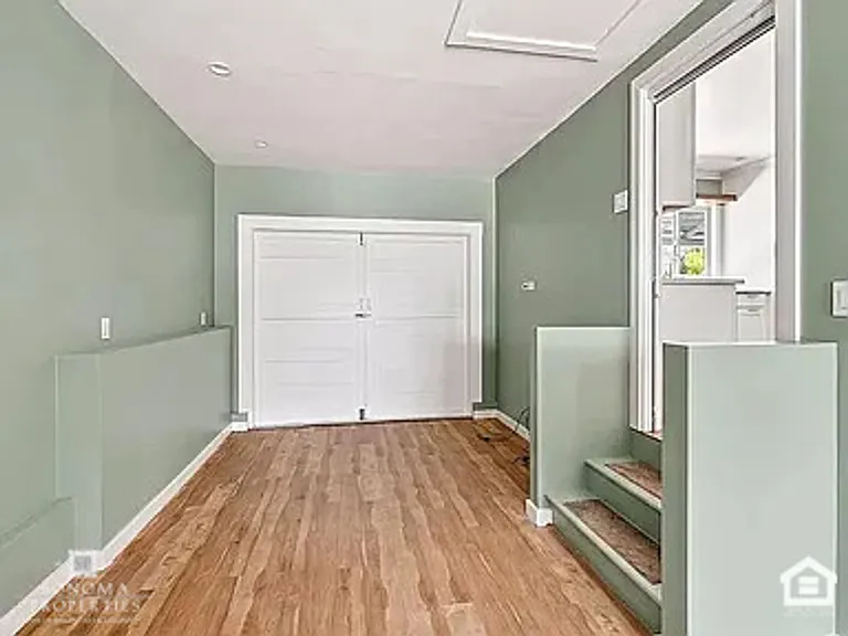 18045 Brooks Ave — Photo 13