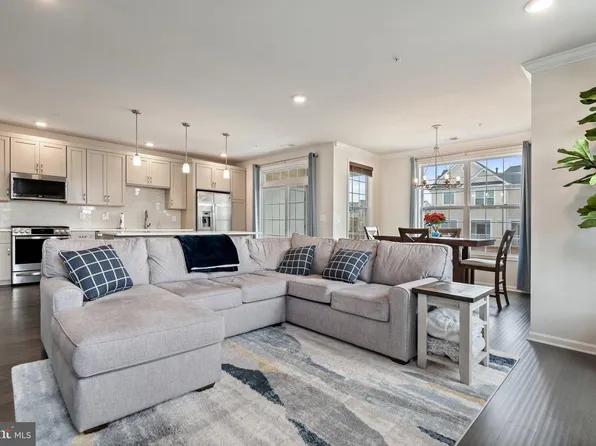 23275 Milltown Knoll Sq Unit 105, Ashburn, VA 20148