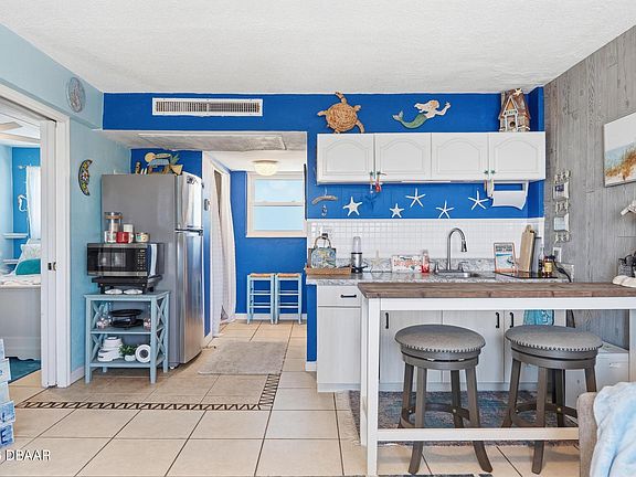 5th image of 219 S Atlantic Ave #401