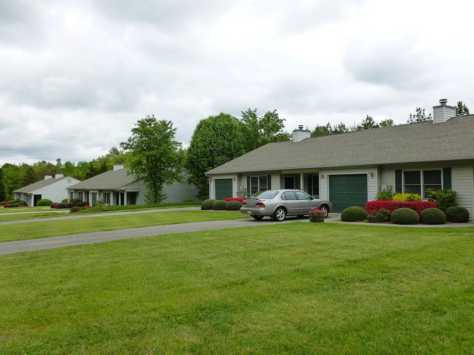 188 Oldfield Rd — Photo 2