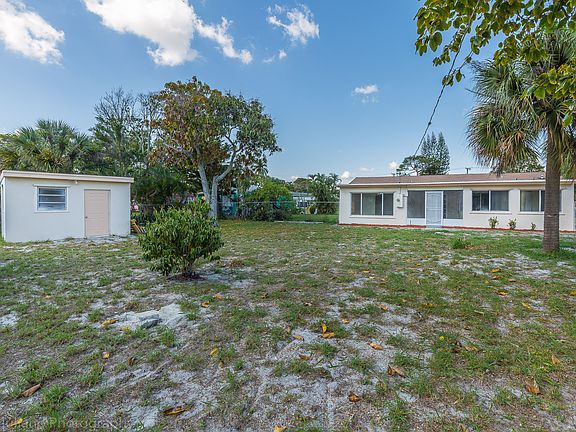 3rd image of 642 NW 5th St
