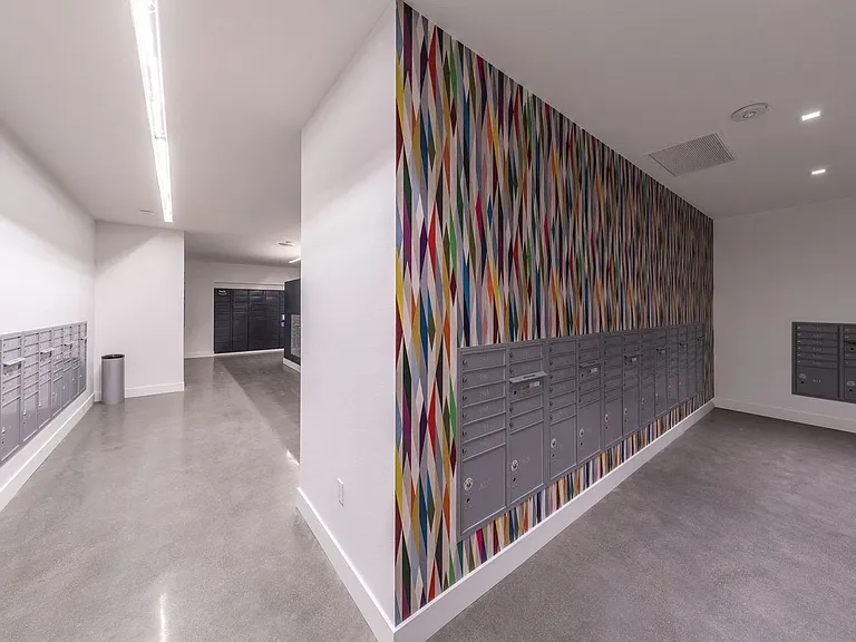 Capitol 650 — Photo 25