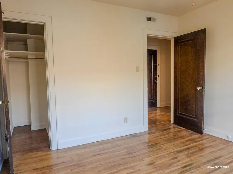 1544 E Broad St — Photo 49