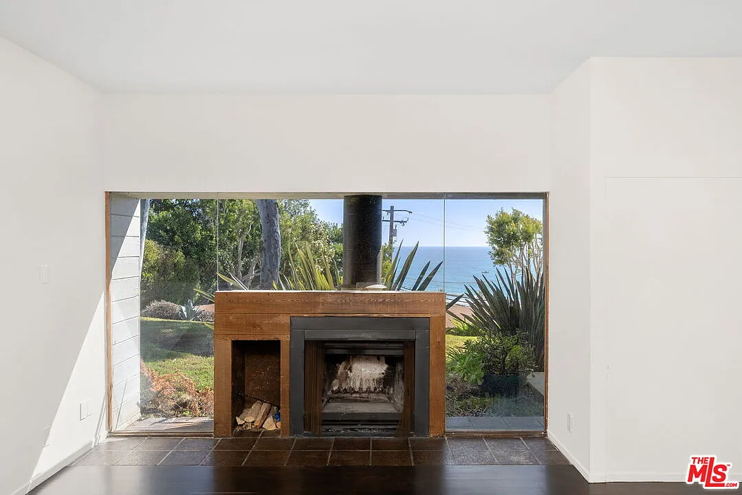 2 bed, 2.5 bath, 1401 sqft, $6,500 — Photo 1