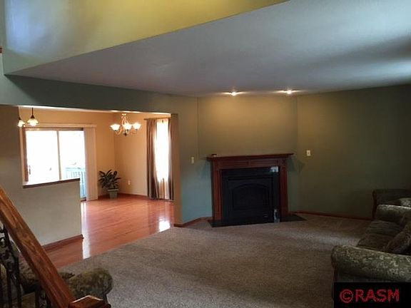 2nd image of 423 College Ave