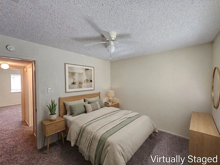 206 W Mockingbird Ln #D — Photo 10