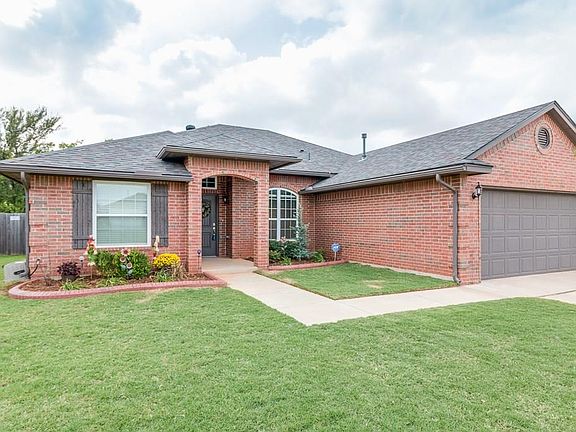 2nd image of 15909 Sonador Dr
