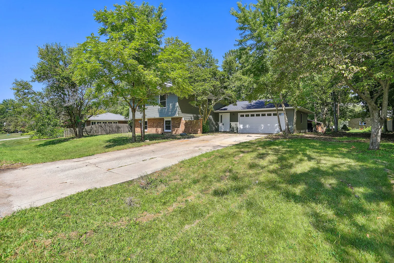 2706 Berniece Dr photo 1