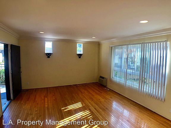 3rd image of 1045 N Edinburgh Ave APT 5