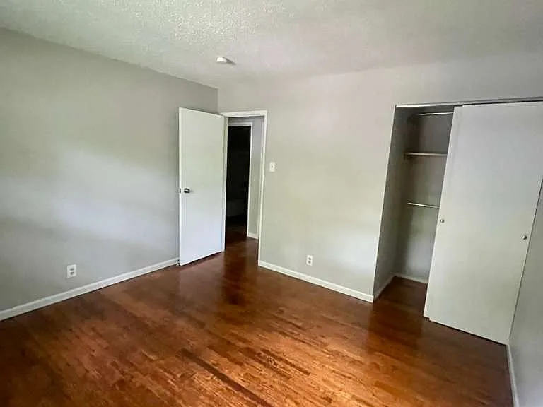 2145 Kingsford Dr — Photo 7