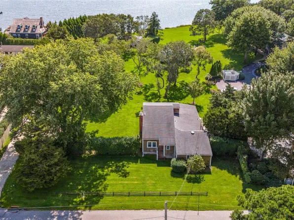 70 Middle Pond Road #22, Southampton, NY 11968