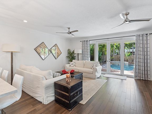 4th image of 518 SW 9th Street #518