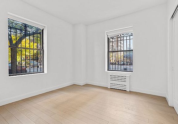 5th image of 915 W End Ave #101