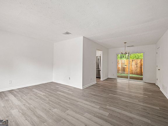 4th image of 2082 Lenoa Ln
