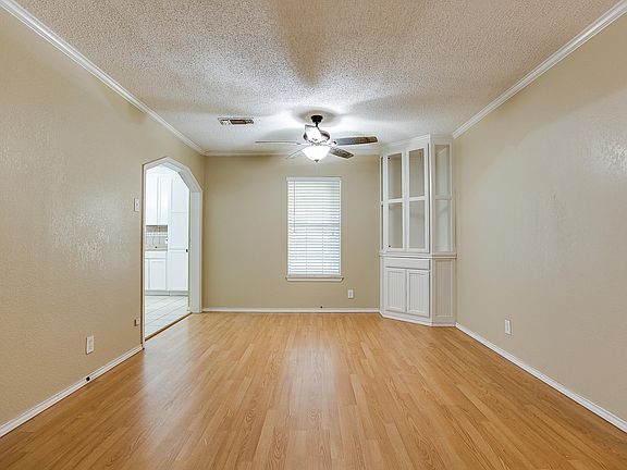 4th image of 114 Clayton St