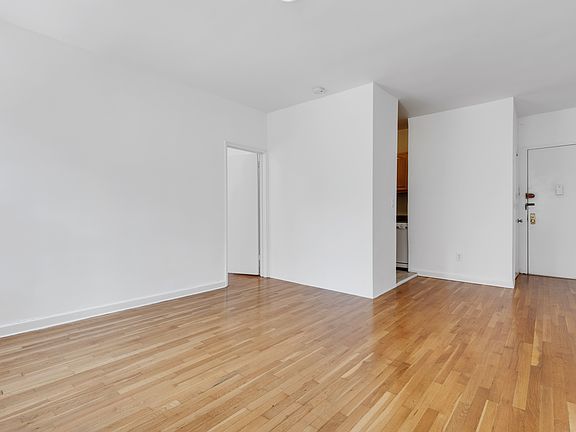 4th image of 151 E 20th St APT 3D