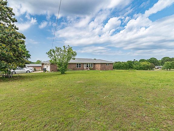 4th image of 1694 Amity Rd