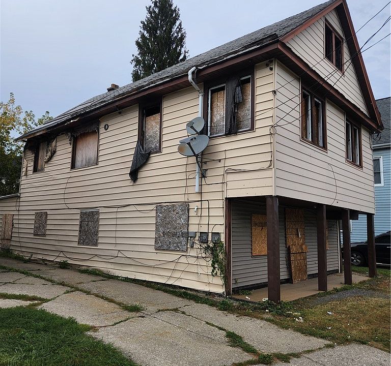 2nd image of 356 Esser Ave