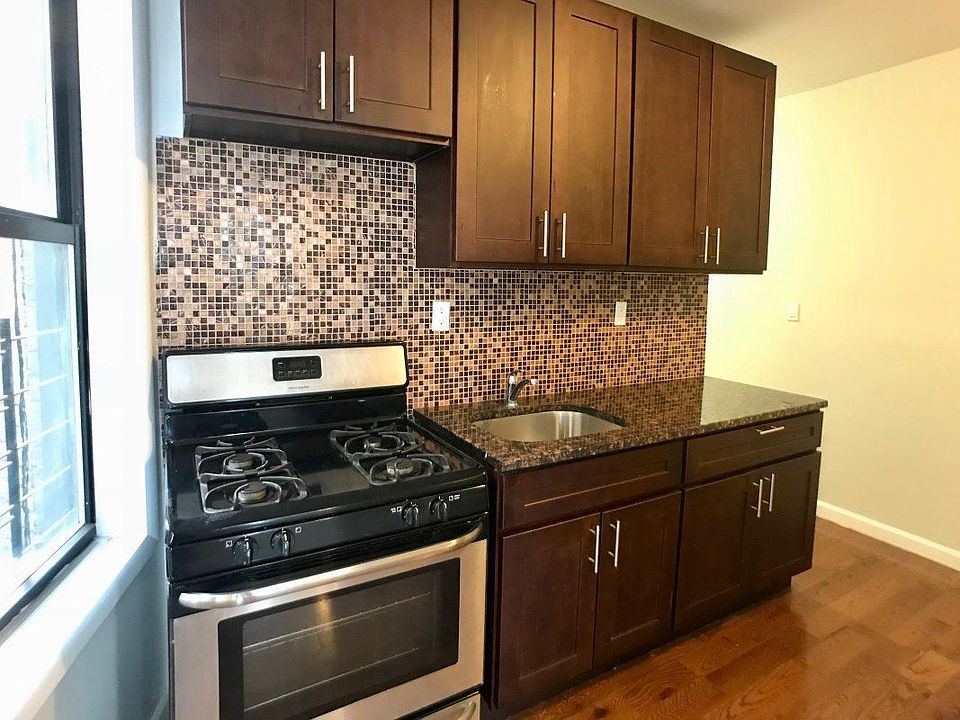 2nd image of 117 Post Ave APT 2G