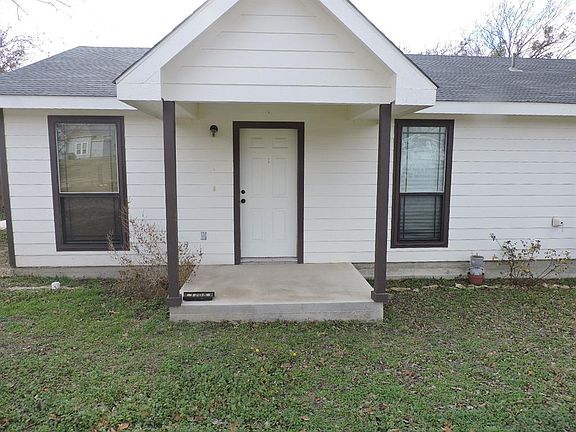2nd image of 1705 Peach St