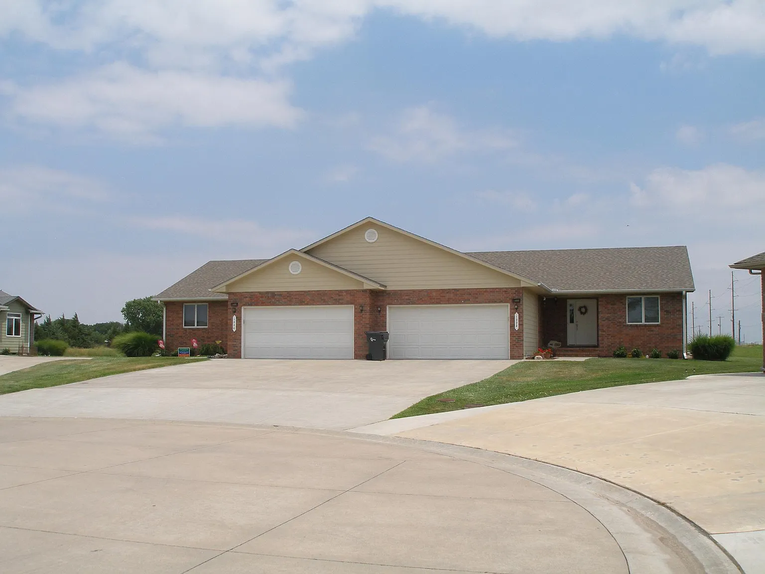 4 bed, 2100 sqft, $1,650 — Photo 1