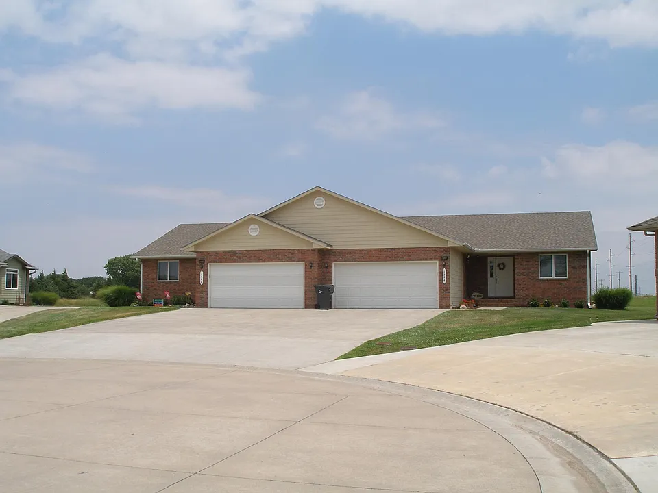 1222 Lazy Creek Ct