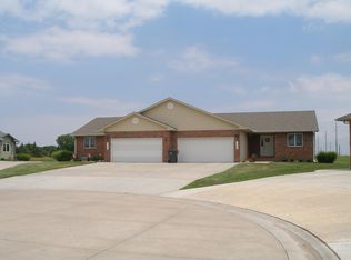 1222 Lazy Creek Ct, Newton, KS 67114
