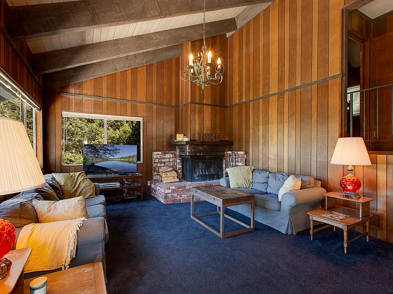 446 Delle Dr — Photo 4