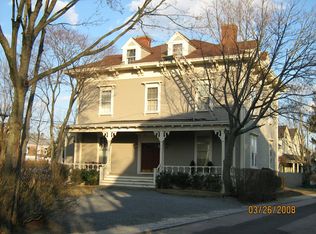 421 Broadway APT 2A, Newport, RI 02840