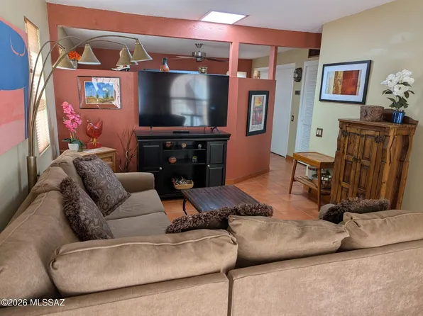 122 W Calle Del Ano, Green Valley, AZ 85614