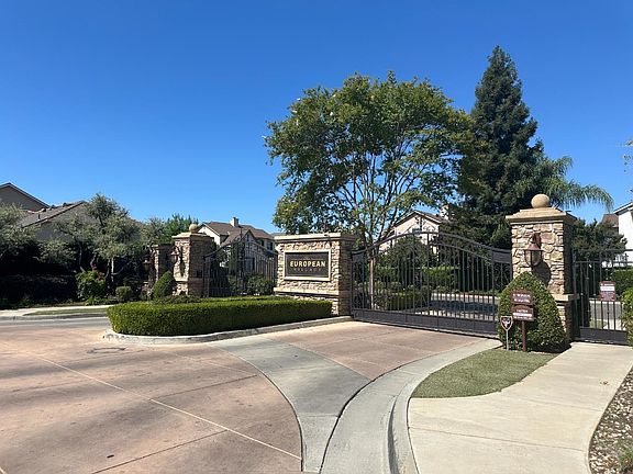 4th image of 43 W Bohemia Ln