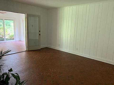 5th image of 444 Forest Ave