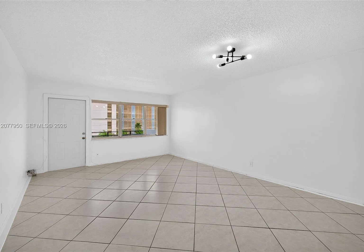 Ocean View Towers Condo — Photo 4