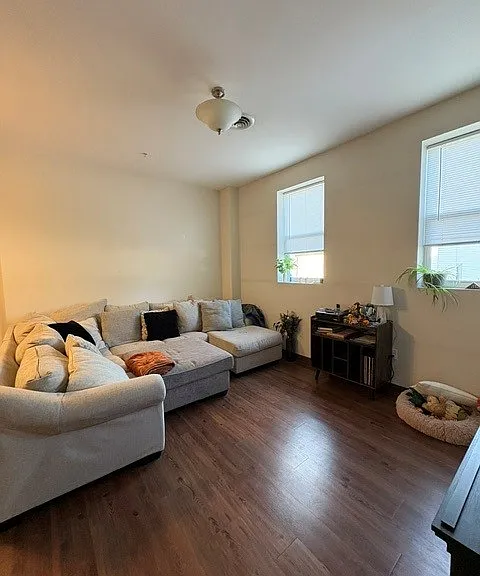 72 E Niagara St #205 — Photo 1