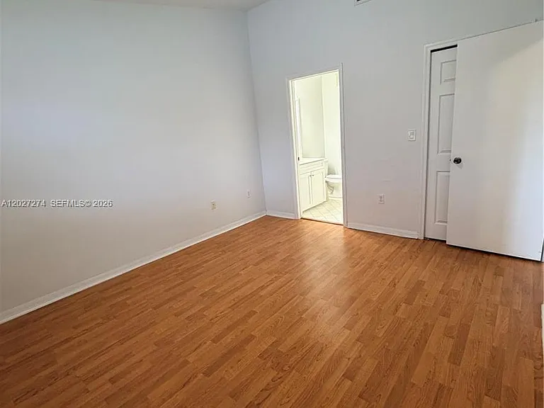995 NE 34th Ave #201 — Photo 17