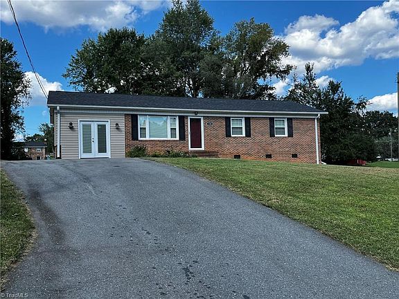 4th image of 158 Betty Ave