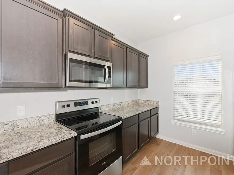132 Bush Dr — Photo 5