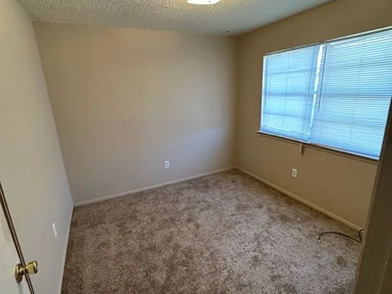 802 Alameda Rd — Photo 8